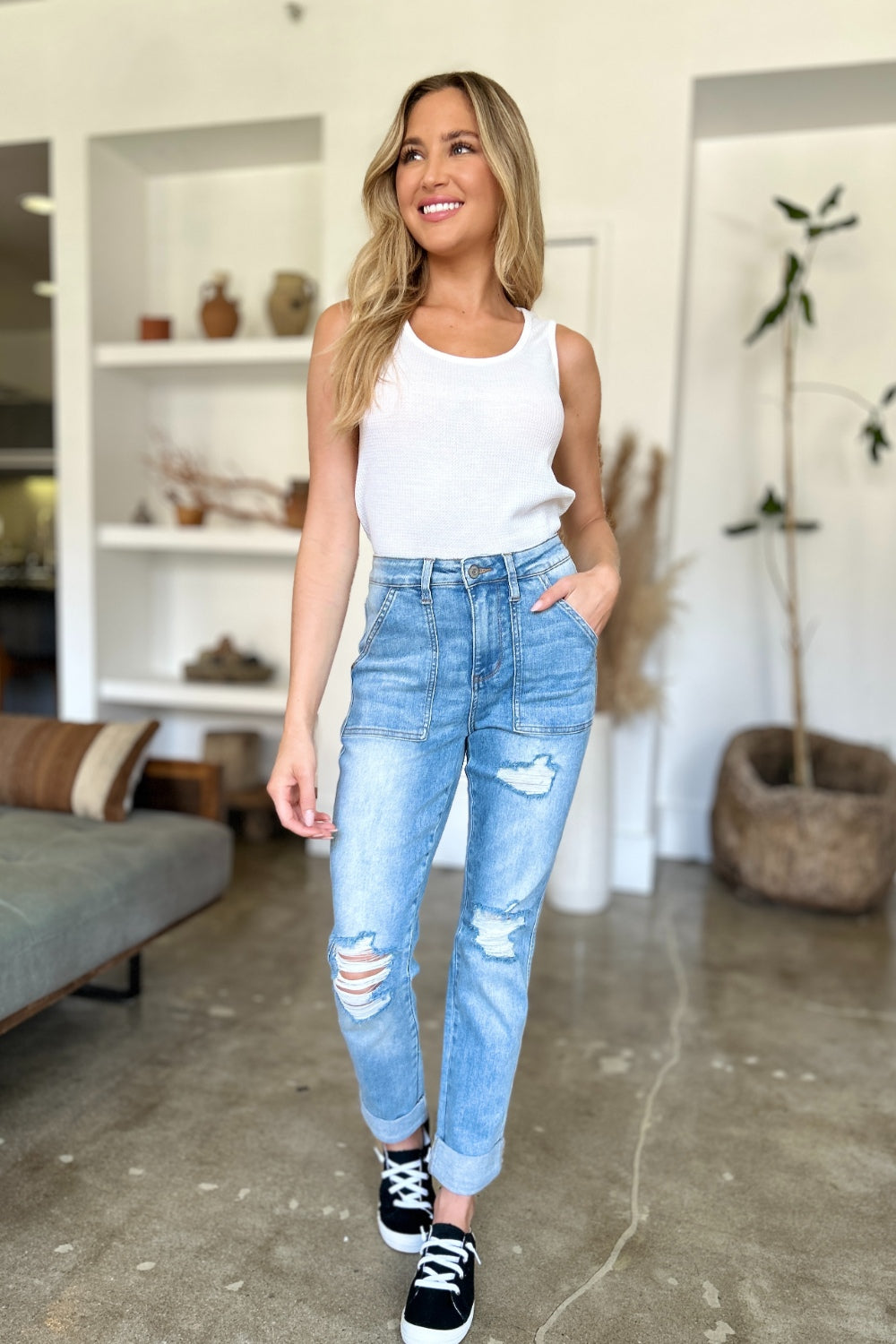 Zoey Distressed Straight Judy Blue Jeans with Patch Pockets