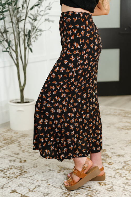 Crisp Kiss Midi Skirt in Rust, White and Black