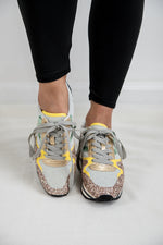 Miu Miu Sneakers in Gold