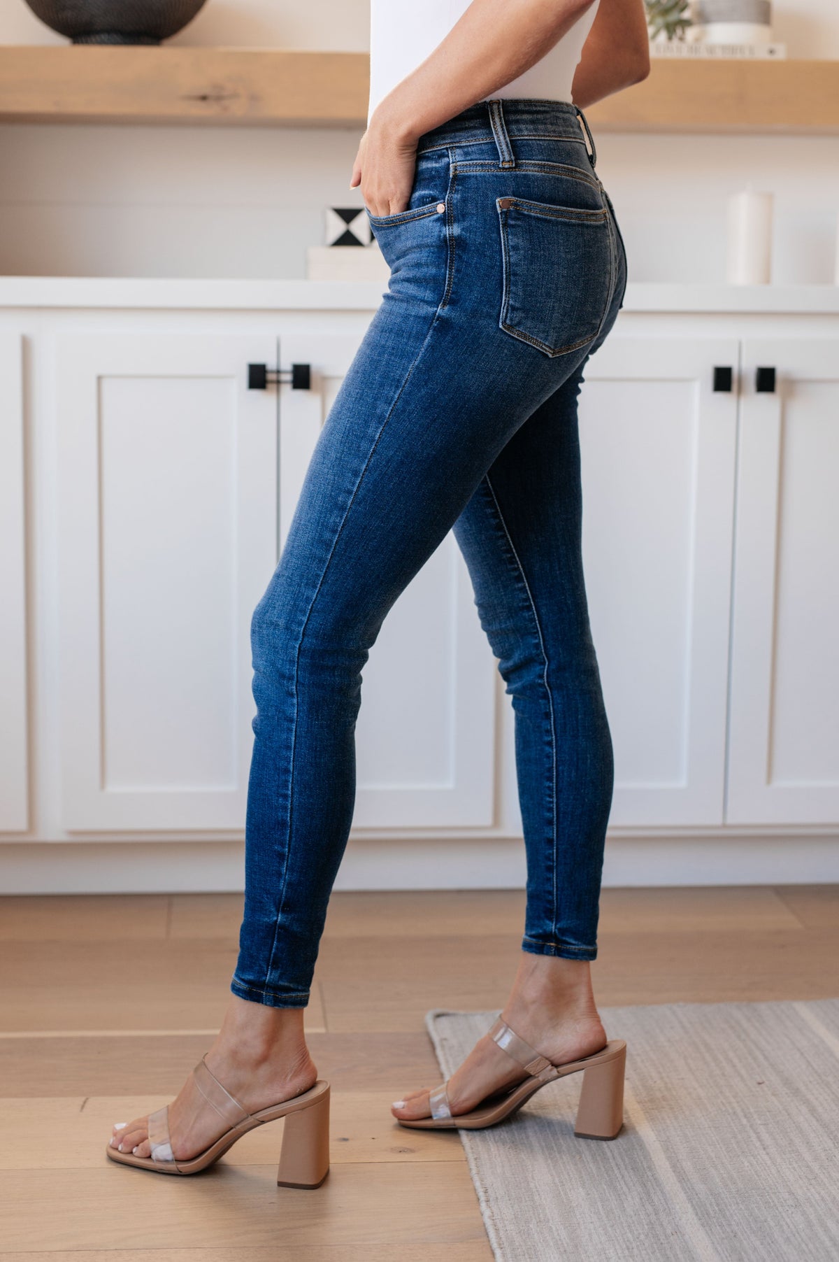 Maxine Mid-Rise Skinny Judy Blue Jeans