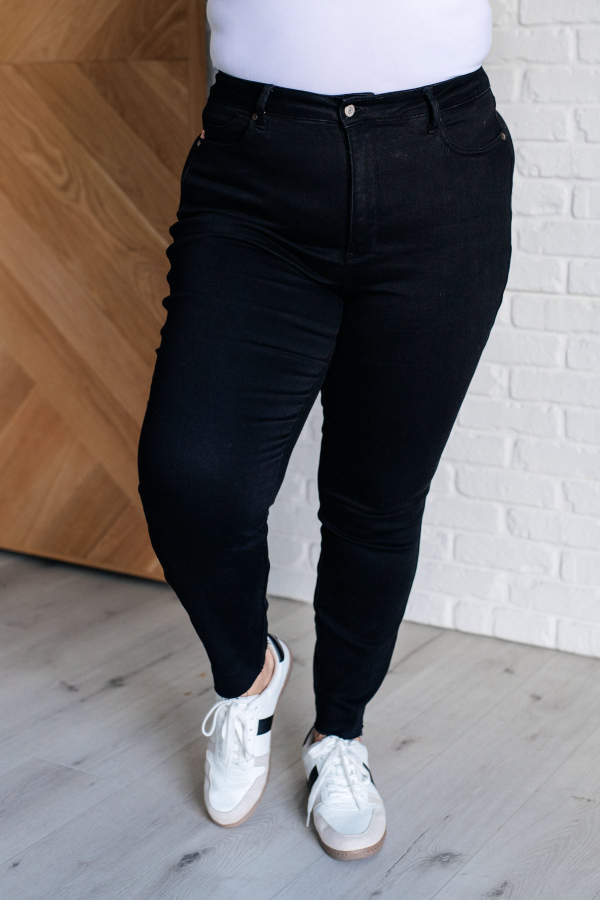 Nicole Tummy Control Skinny Judy Blue Jeans in Black