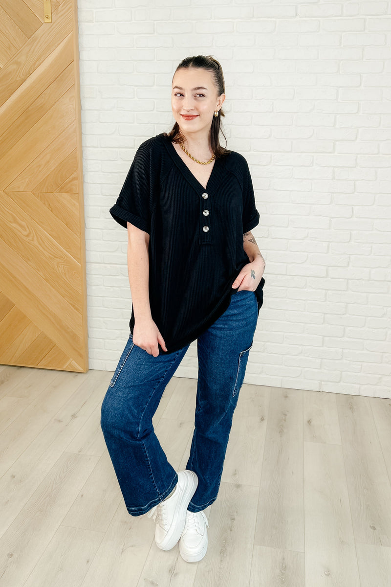 Plain and Sassy V-Neck Tee in Black