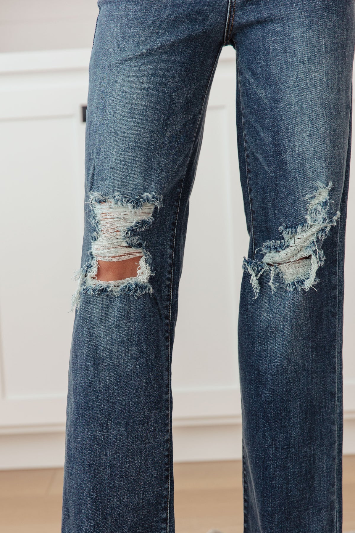 Rose High Rise 90's Straight Judy Blue Jeans in Dark Wash