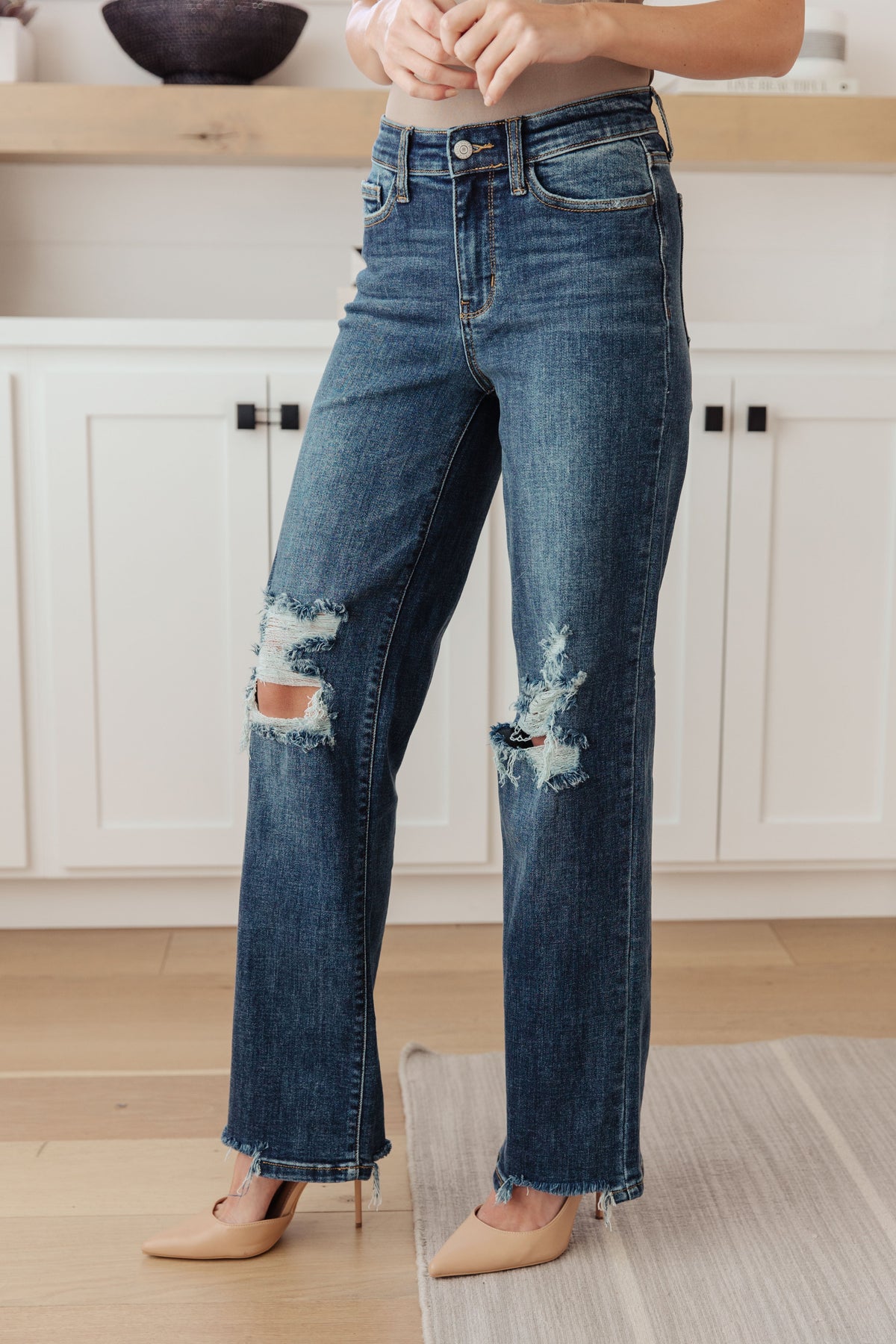 Rose High Rise 90's Straight Judy Blue Jeans in Dark Wash