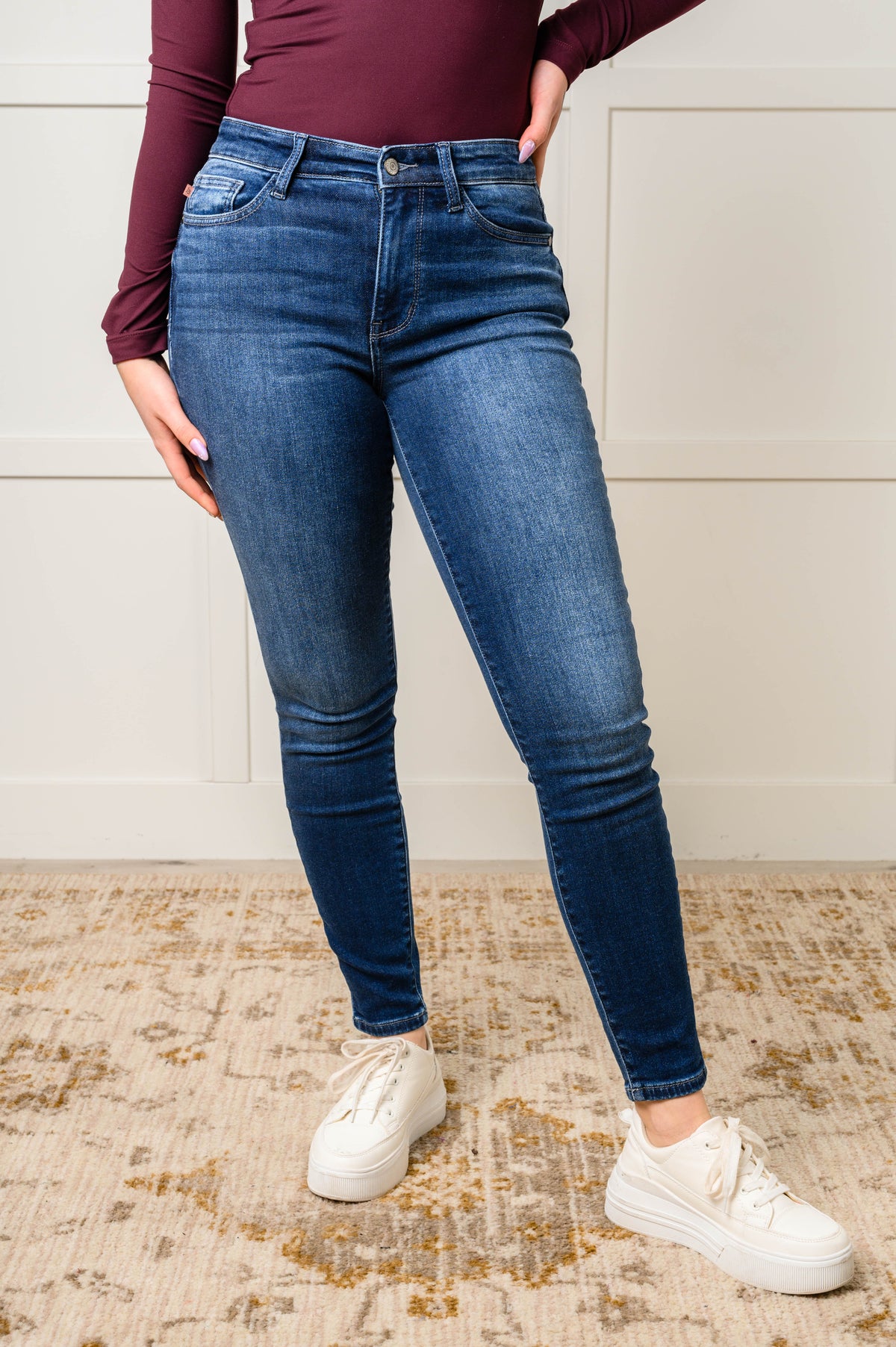 Skylar Mid Rise Thermal Vintage Skinny Judy Blue Jeans