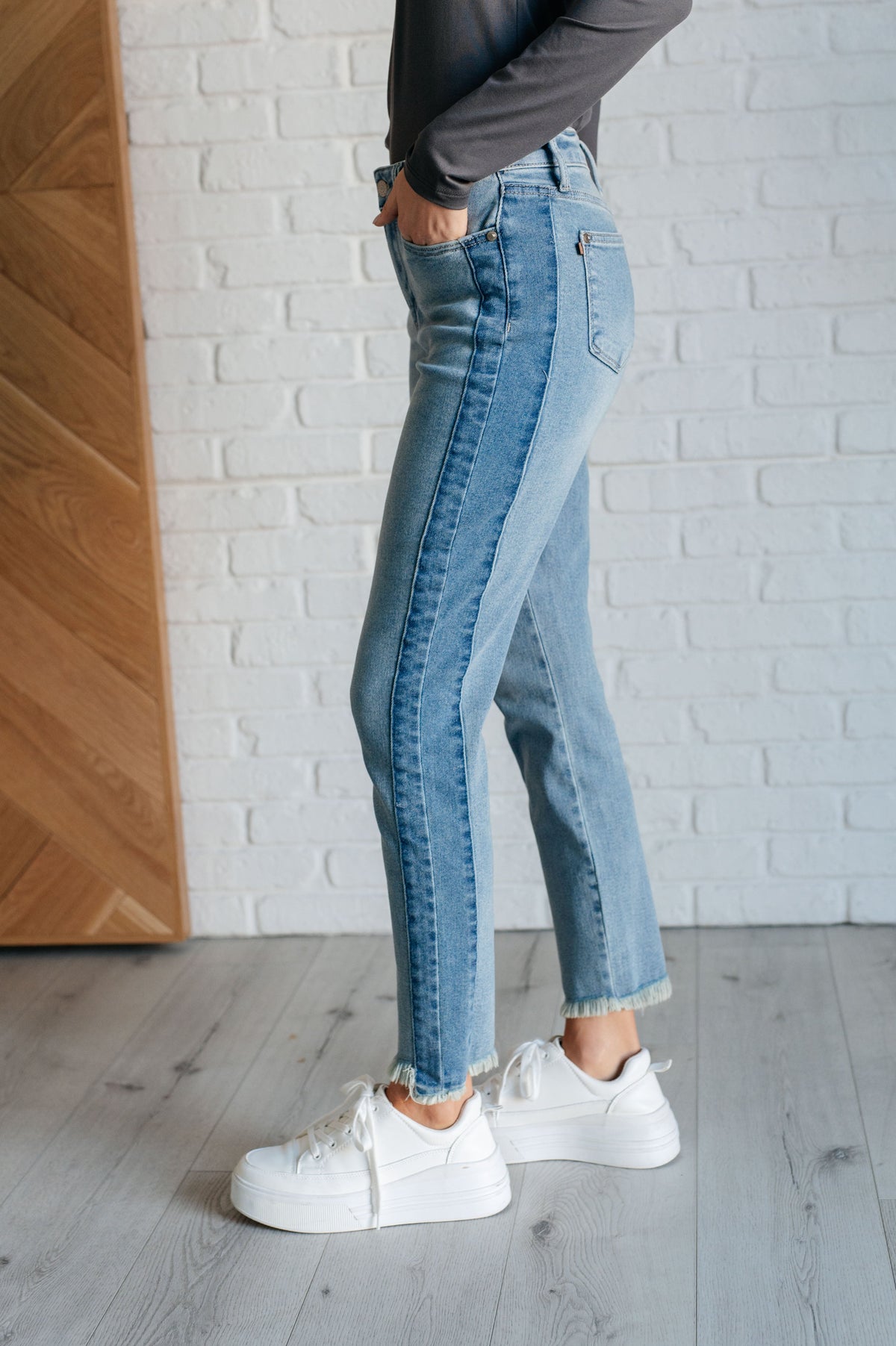 Susan High Rise Side Panel Detail Slim Judy Blue Jeans