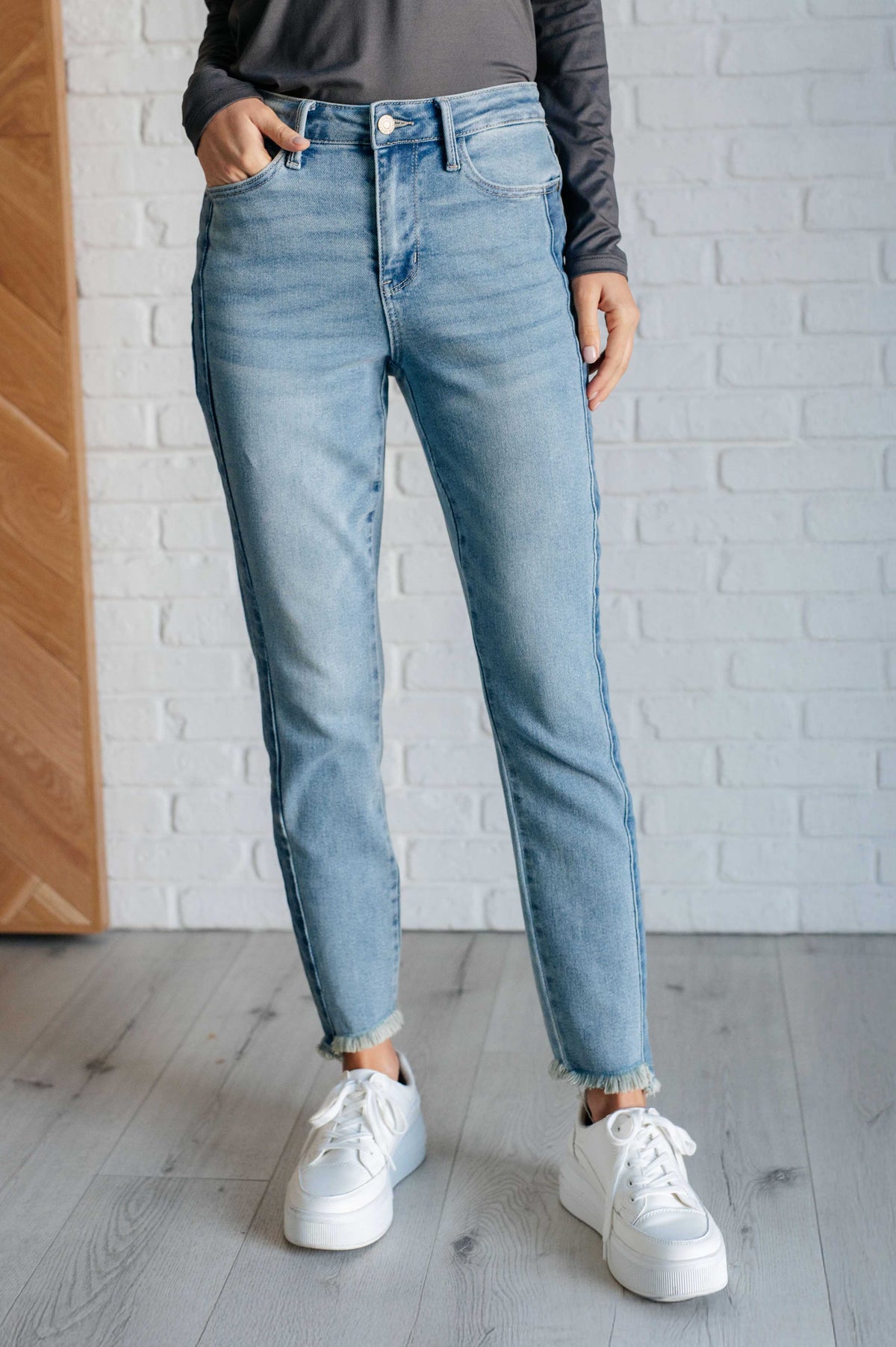 Susan High Rise Side Panel Detail Slim Judy Blue Jeans