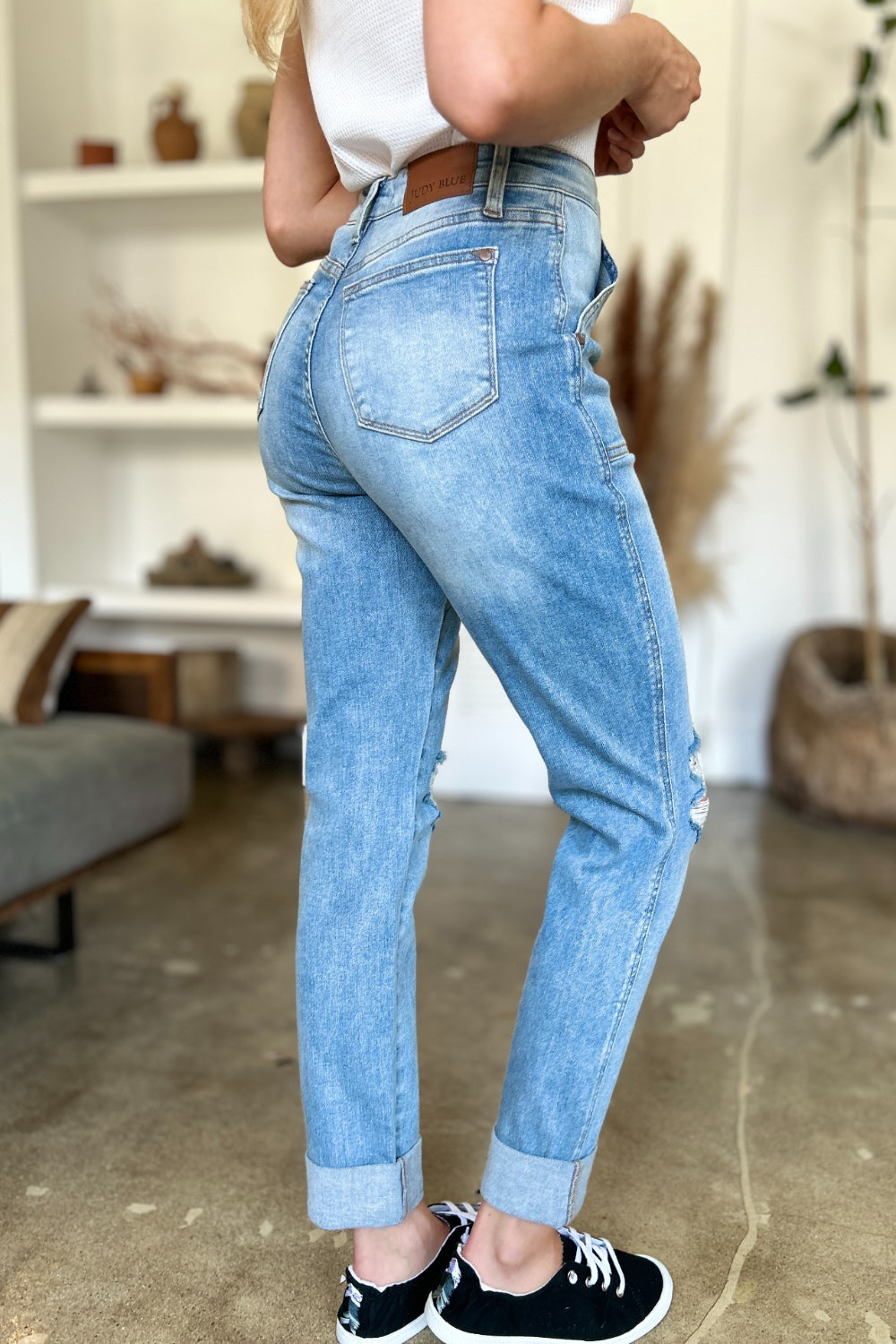 Zoey Distressed Straight Judy Blue Jeans with Patch Pockets