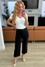 Lizzy High Rise Control Top Wide Leg Crop Judy Blue Jeans in Black