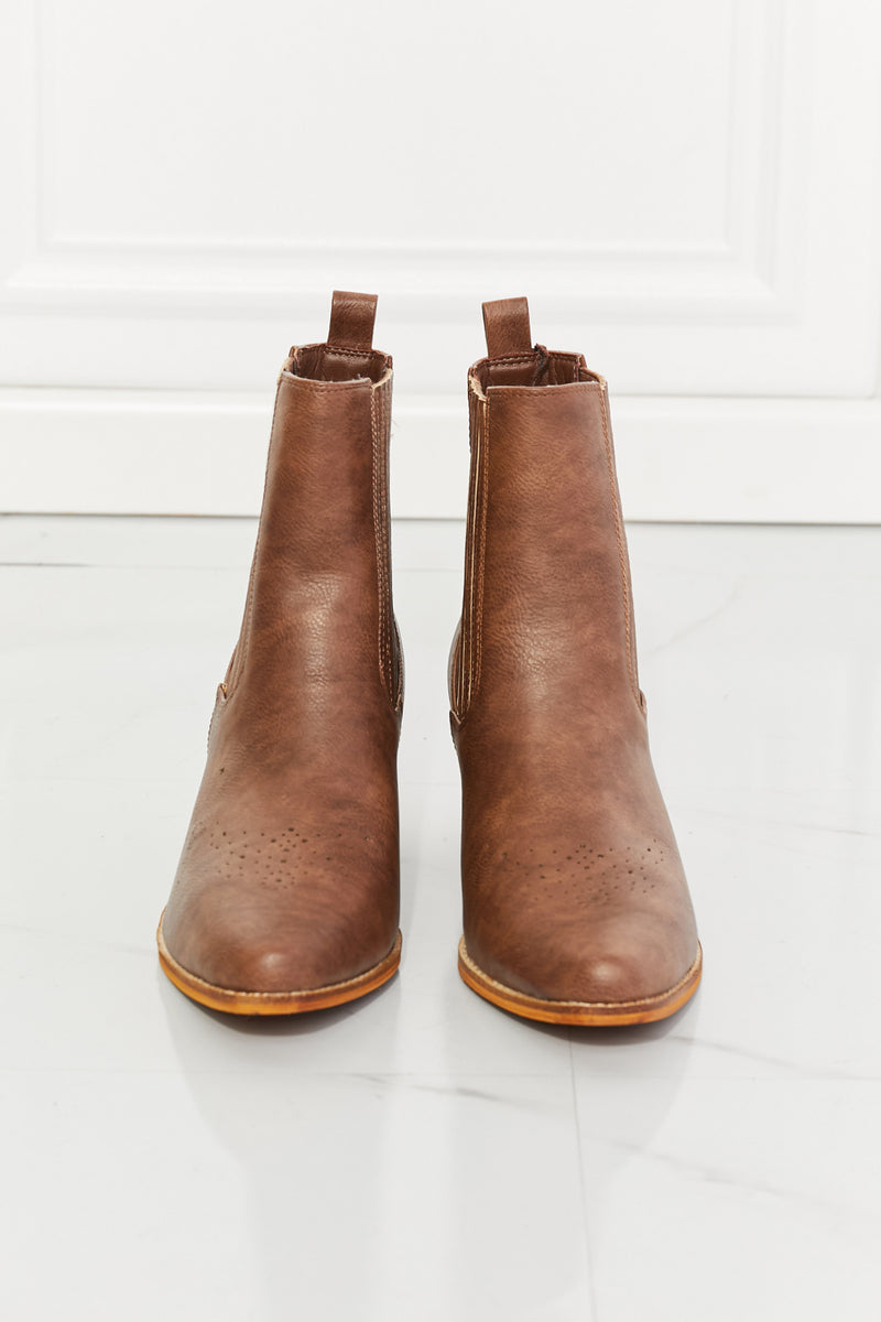 Love the Journey Stacked Heel Chelsea Boot in Chestnut